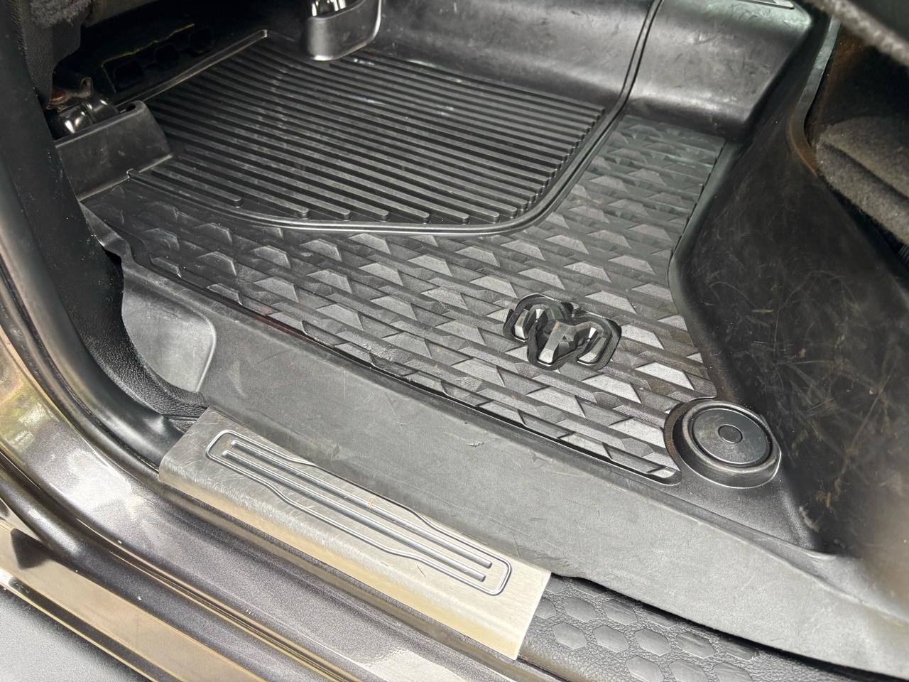 RAM 2500 Laramie 4x4 Crew Cab 6'4" Box 2022