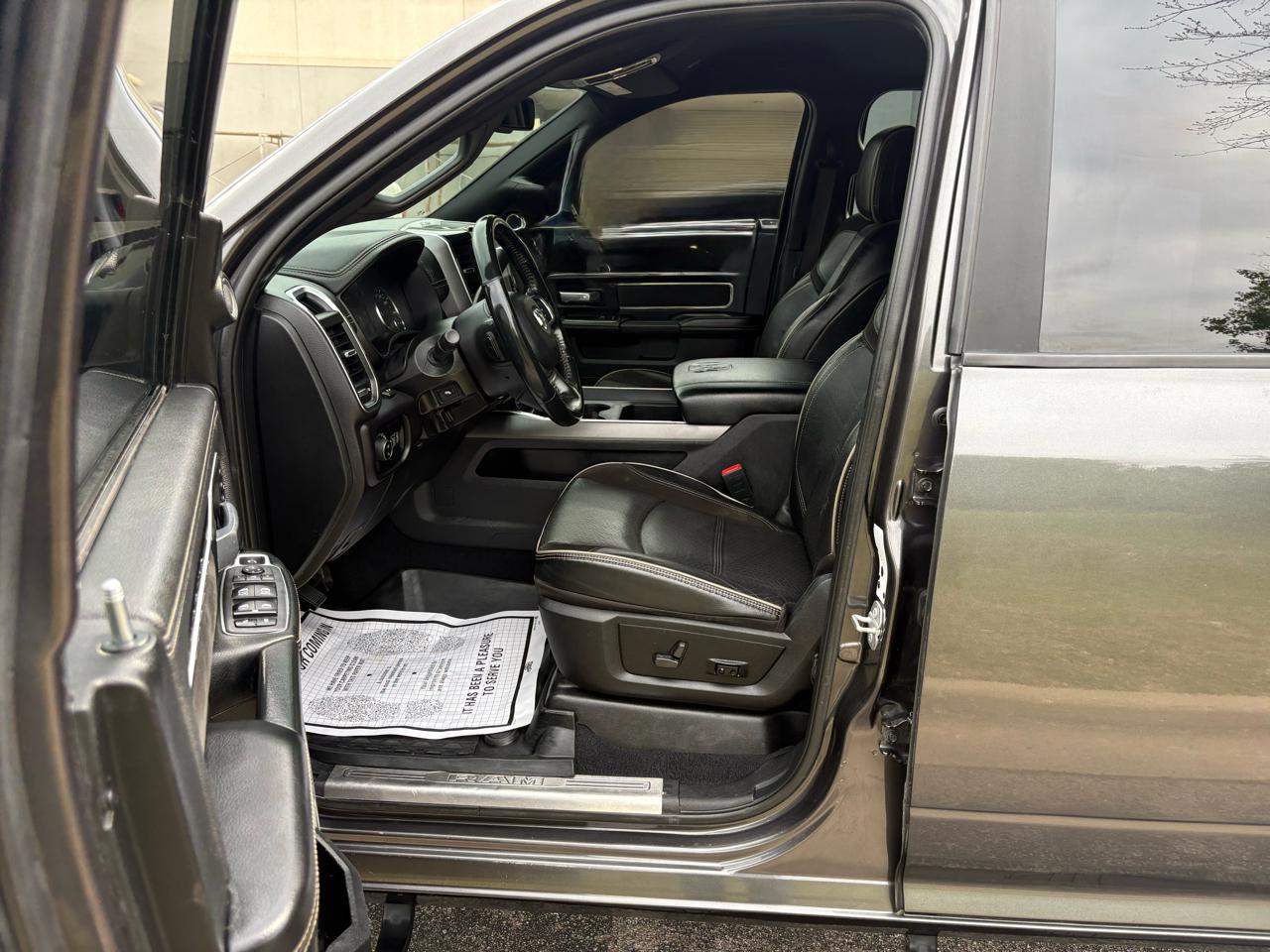 RAM 2500 Laramie 4x4 Crew Cab 6'4" Box 2022