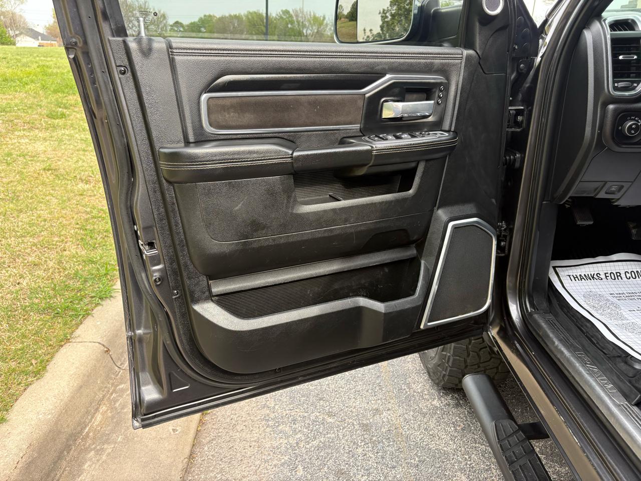 RAM 2500 Laramie 4x4 Crew Cab 6'4" Box 2022