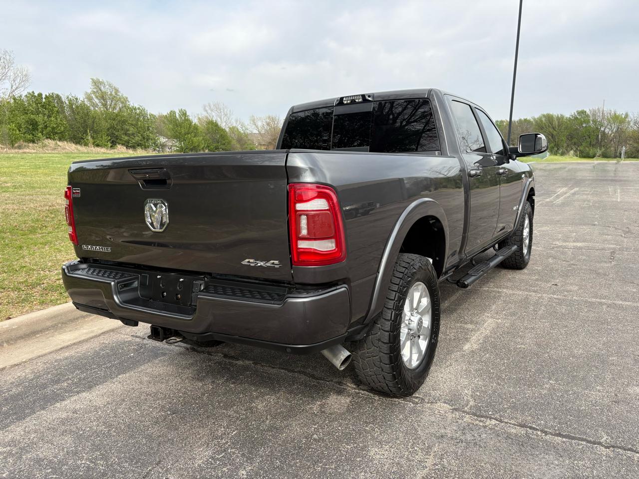 RAM 2500 Laramie 4x4 Crew Cab 6'4" Box 2022
