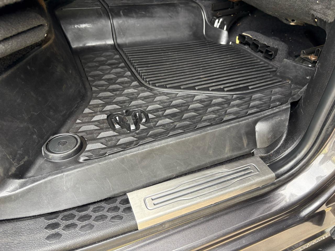 RAM 2500 Laramie 4x4 Crew Cab 6'4" Box 2022