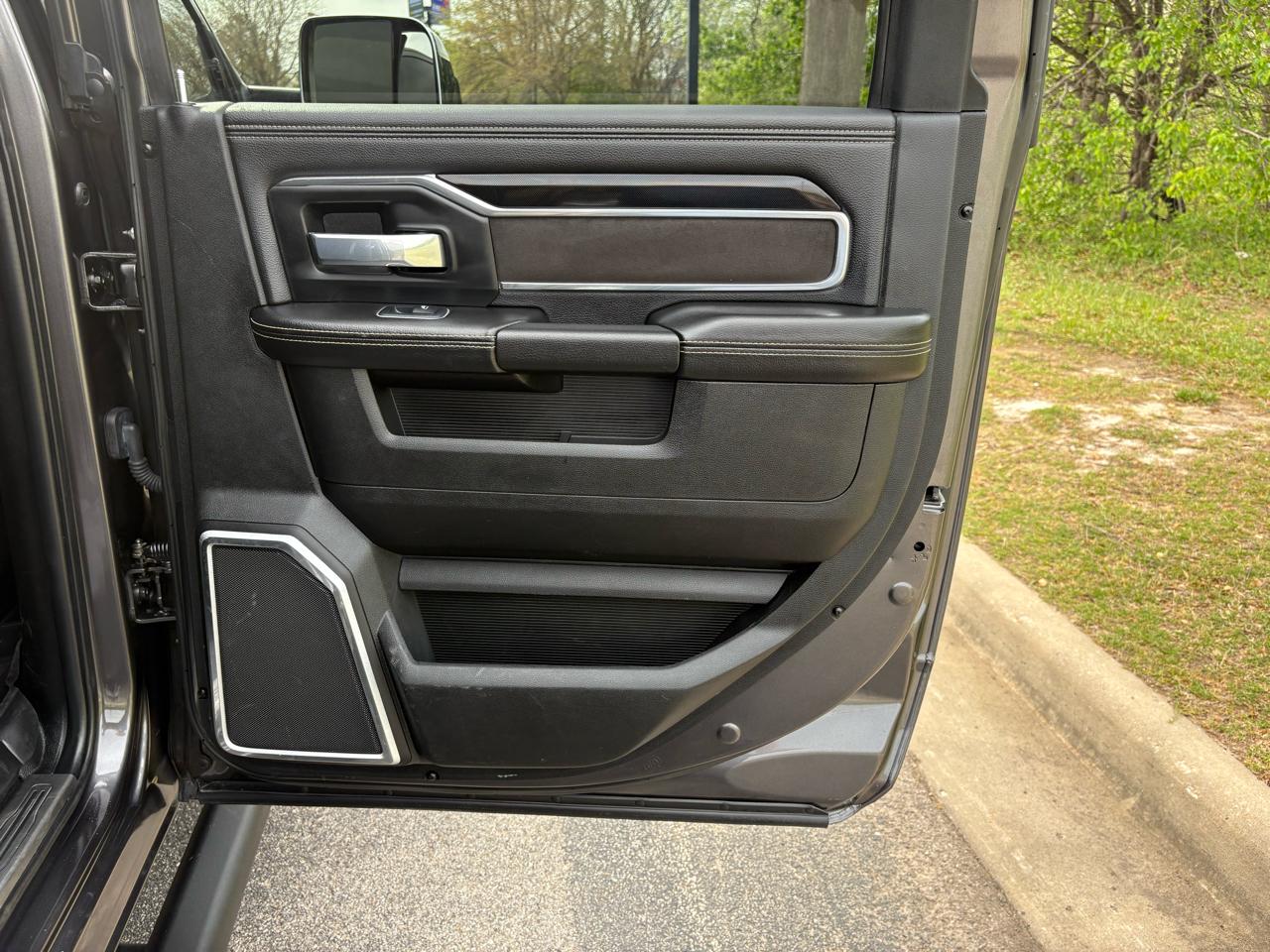 RAM 2500 Laramie 4x4 Crew Cab 6'4" Box 2022