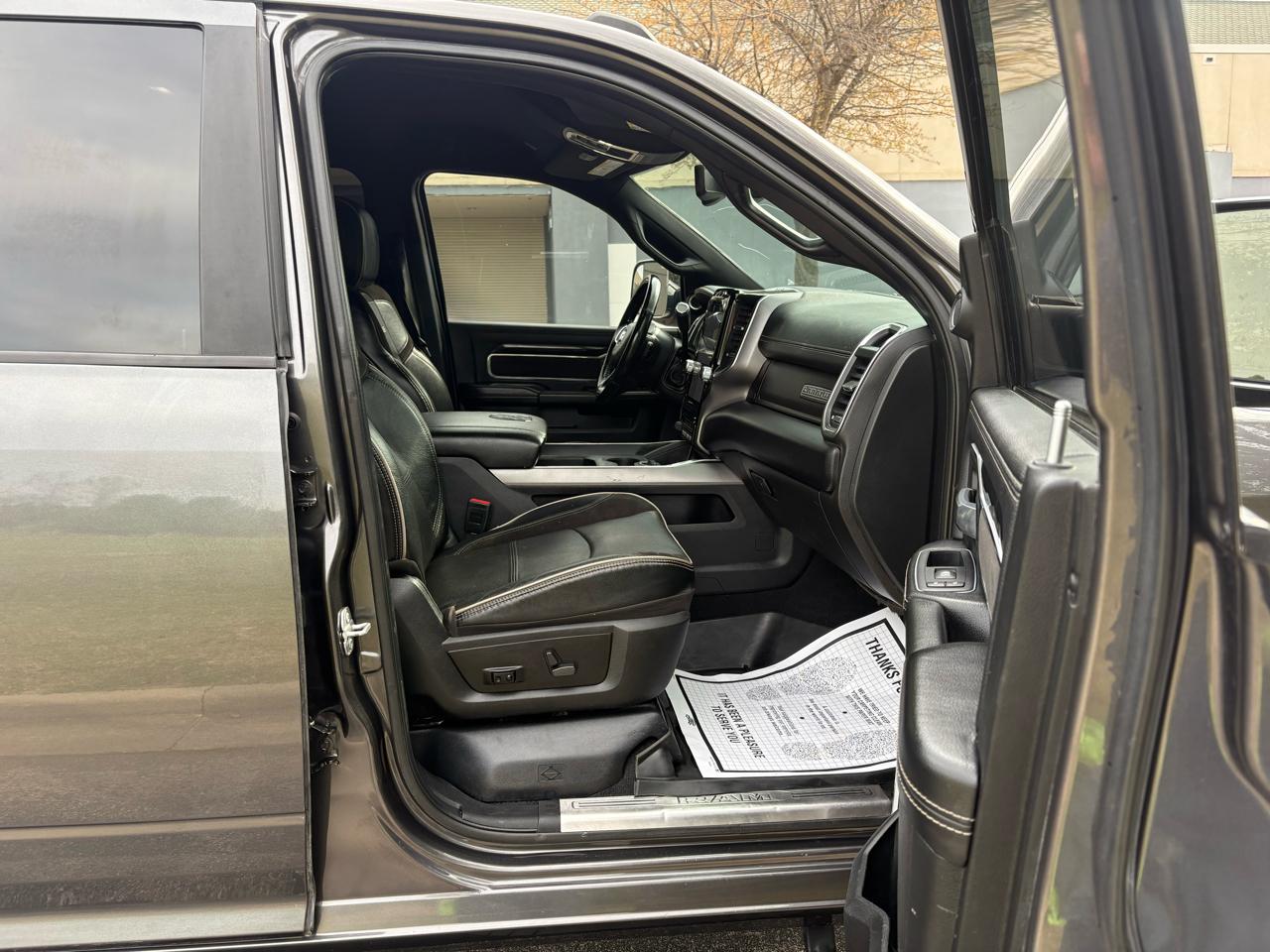 RAM 2500 Laramie 4x4 Crew Cab 6'4" Box 2022