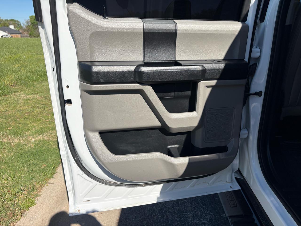 Ford Super Duty F-250 SRW XL 4WD Crew Cab 8' Box 2019