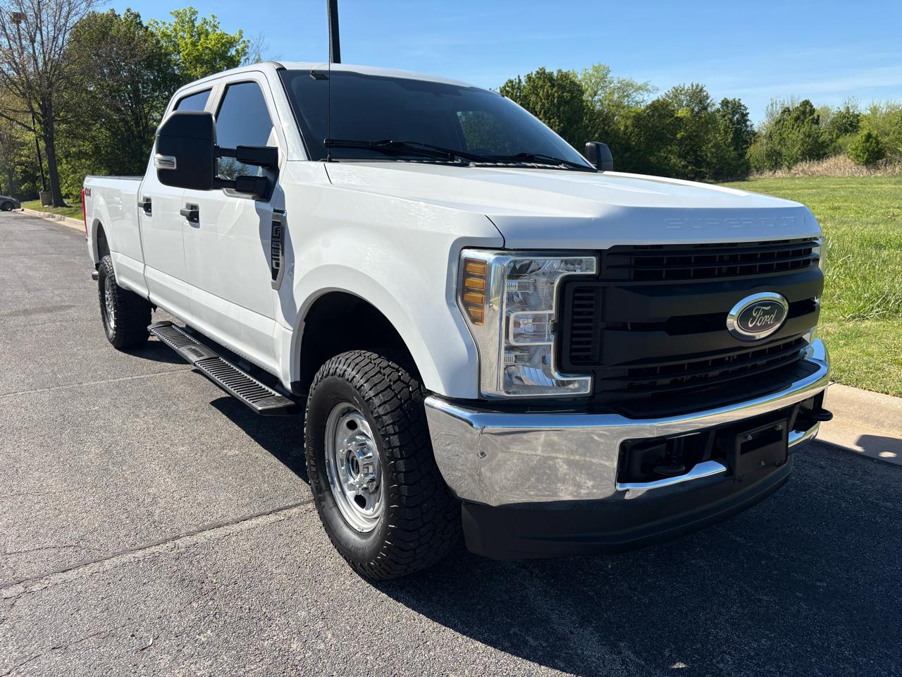 Ford Super Duty F-250 SRW XL 4WD Crew Cab 8' Box 2019