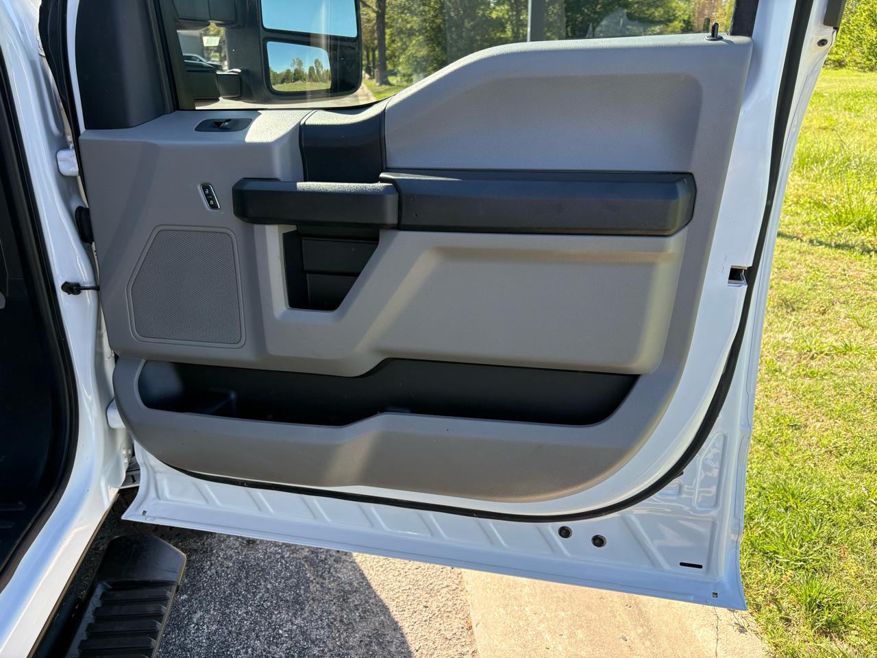 Ford Super Duty F-250 SRW XL 4WD Crew Cab 8' Box 2019