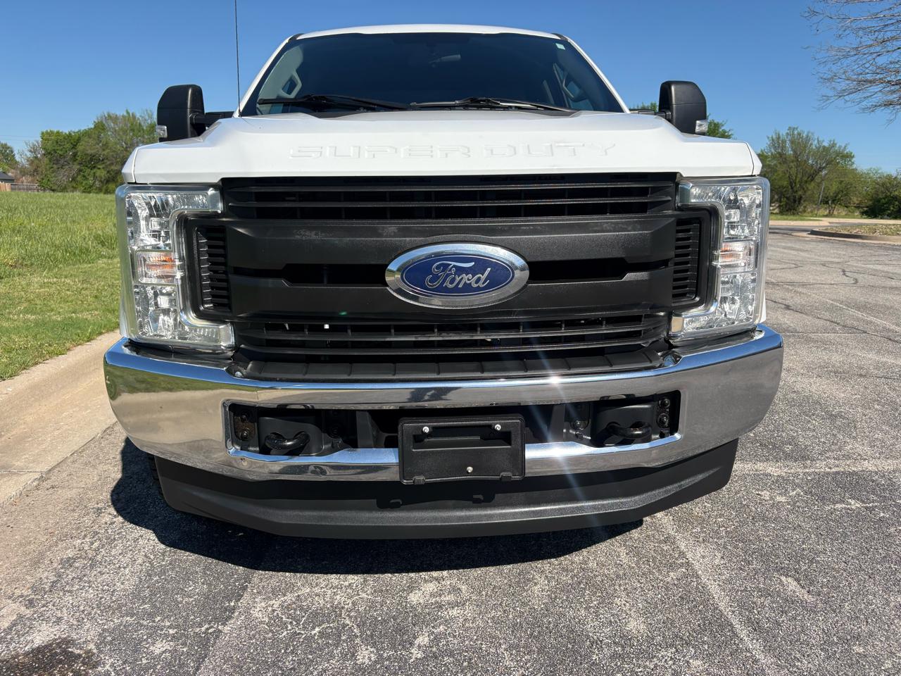 Ford Super Duty F-250 SRW XL 4WD Crew Cab 8' Box 2019