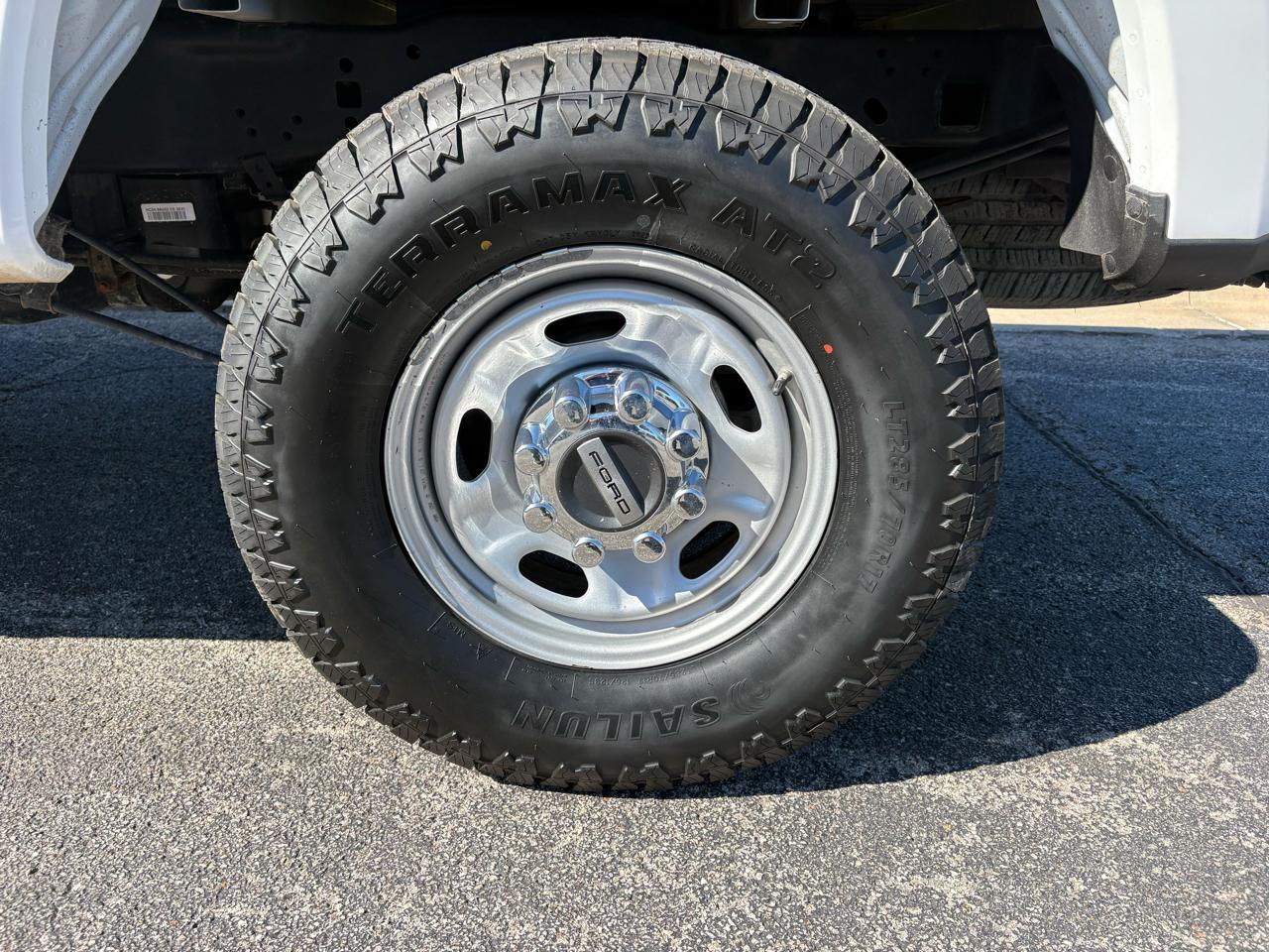 Ford Super Duty F-250 SRW XL 4WD Crew Cab 8' Box 2019