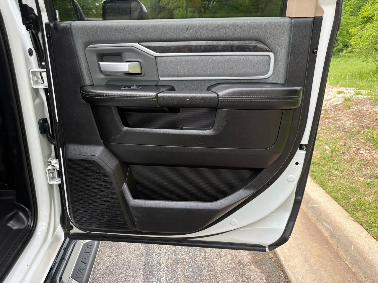 RAM 2500 Big Horn 4x4 Crew Cab 8' Box 2019