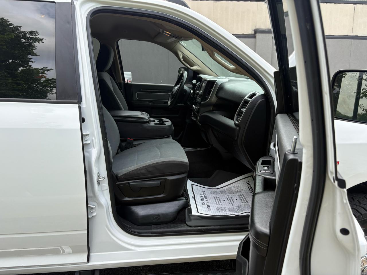 RAM 2500 Big Horn 4x4 Crew Cab 8' Box 2019