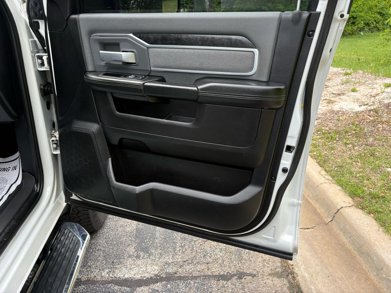 RAM 2500 Big Horn 4x4 Crew Cab 8' Box 2019