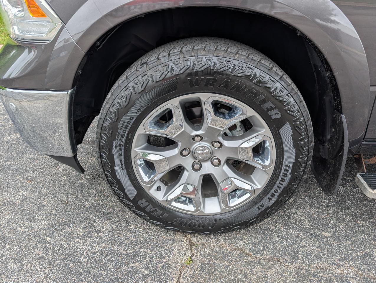 RAM 1500 4WD Crew Cab 140.5" Longhorn Limited 2016