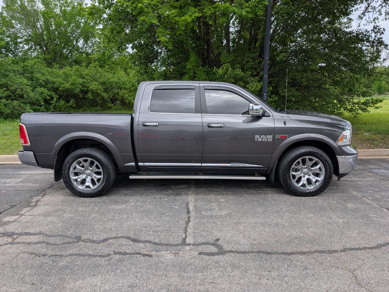 RAM 1500 4WD Crew Cab 140.5" Longhorn Limited 2016