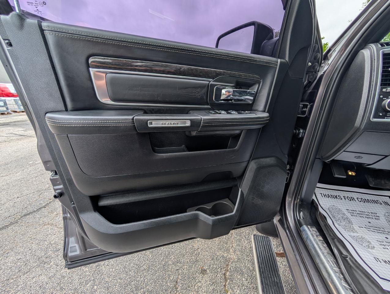 RAM 1500 4WD Crew Cab 140.5" Longhorn Limited 2016