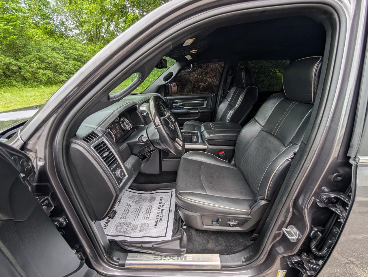 RAM 1500 4WD Crew Cab 140.5" Longhorn Limited 2016