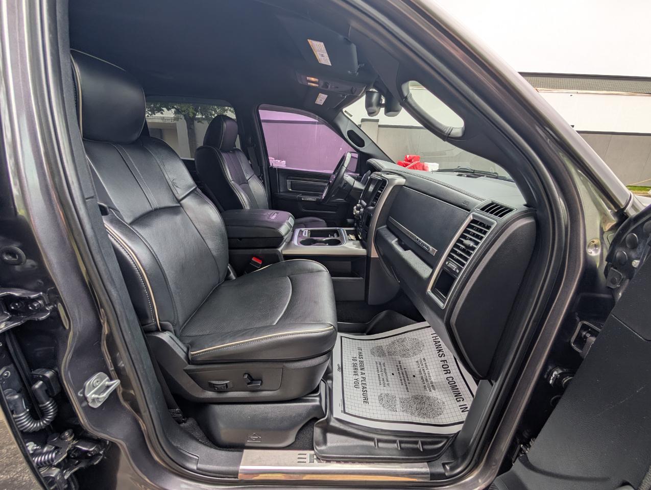 RAM 1500 4WD Crew Cab 140.5" Longhorn Limited 2016