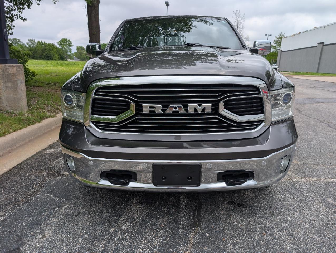 RAM 1500 4WD Crew Cab 140.5" Longhorn Limited 2016