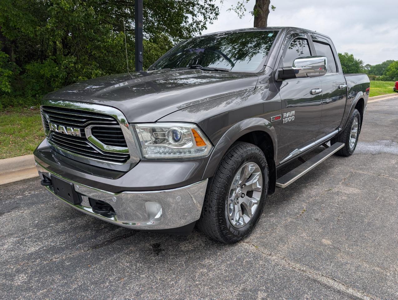 RAM 1500 4WD Crew Cab 140.5" Longhorn Limited 2016