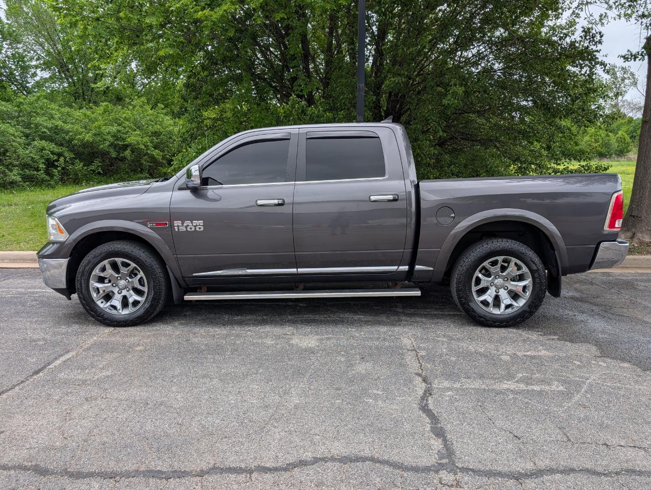 RAM 1500 4WD Crew Cab 140.5" Longhorn Limited 2016