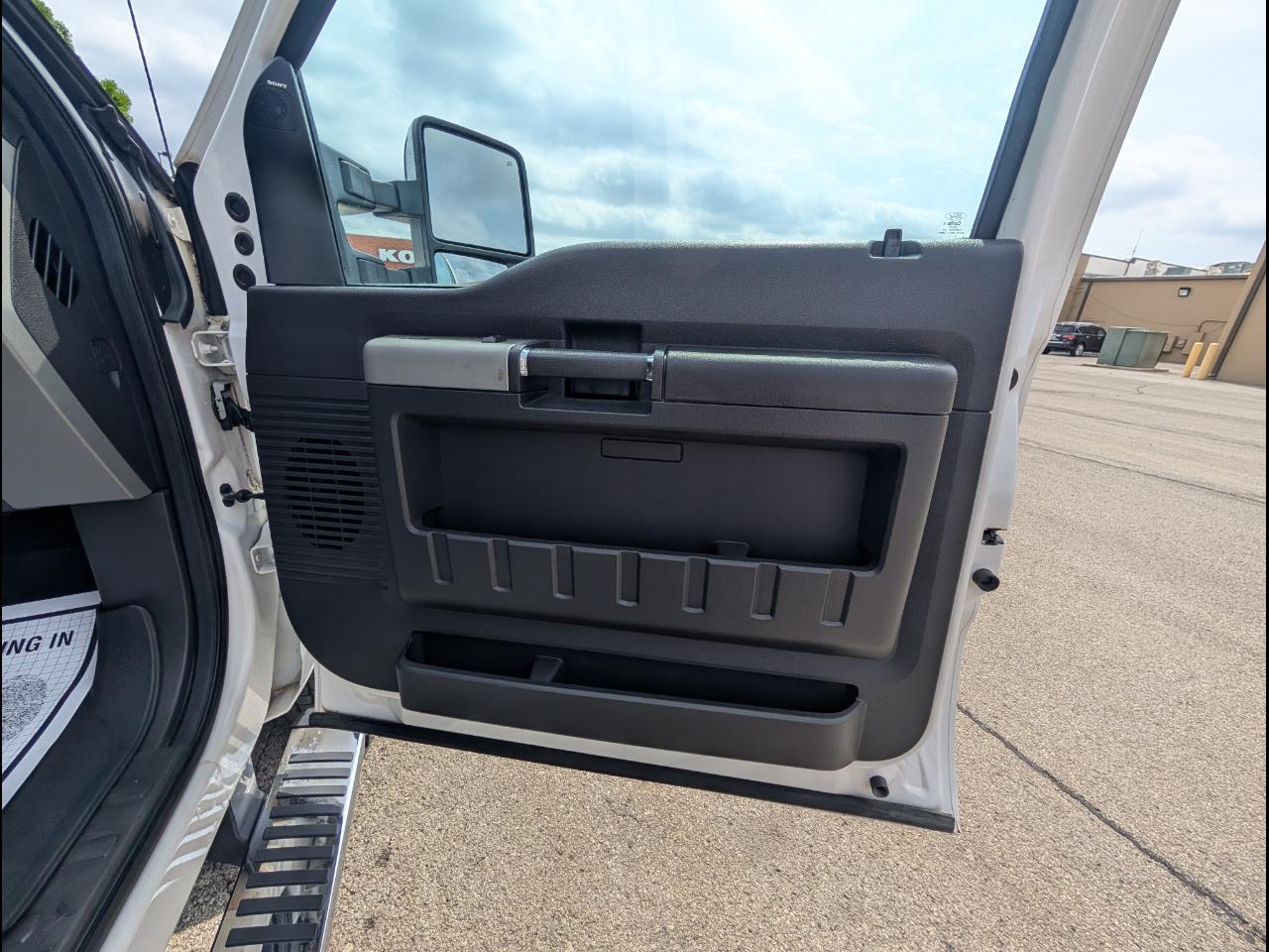 Ford Super Duty F-250 SRW 4WD Crew Cab 156" Lariat 2014