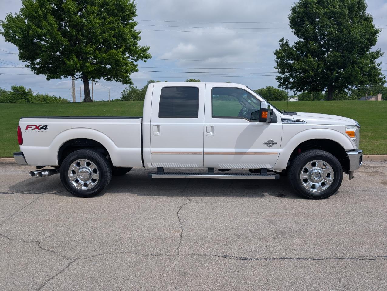 Ford Super Duty F-250 SRW 4WD Crew Cab 156" Lariat 2014