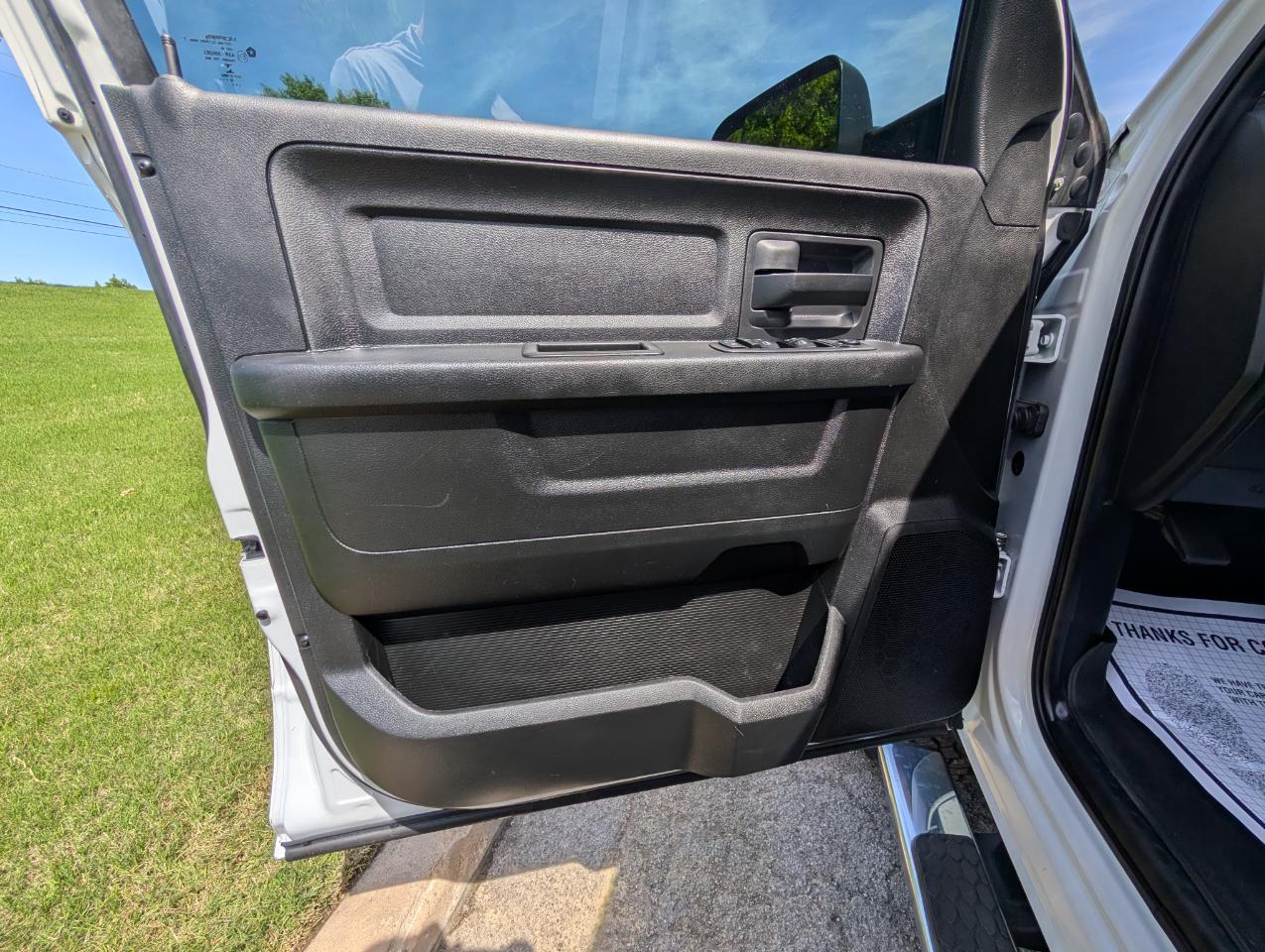 RAM 2500 Tradesman 4x4 Crew Cab 6'4" Box 2018