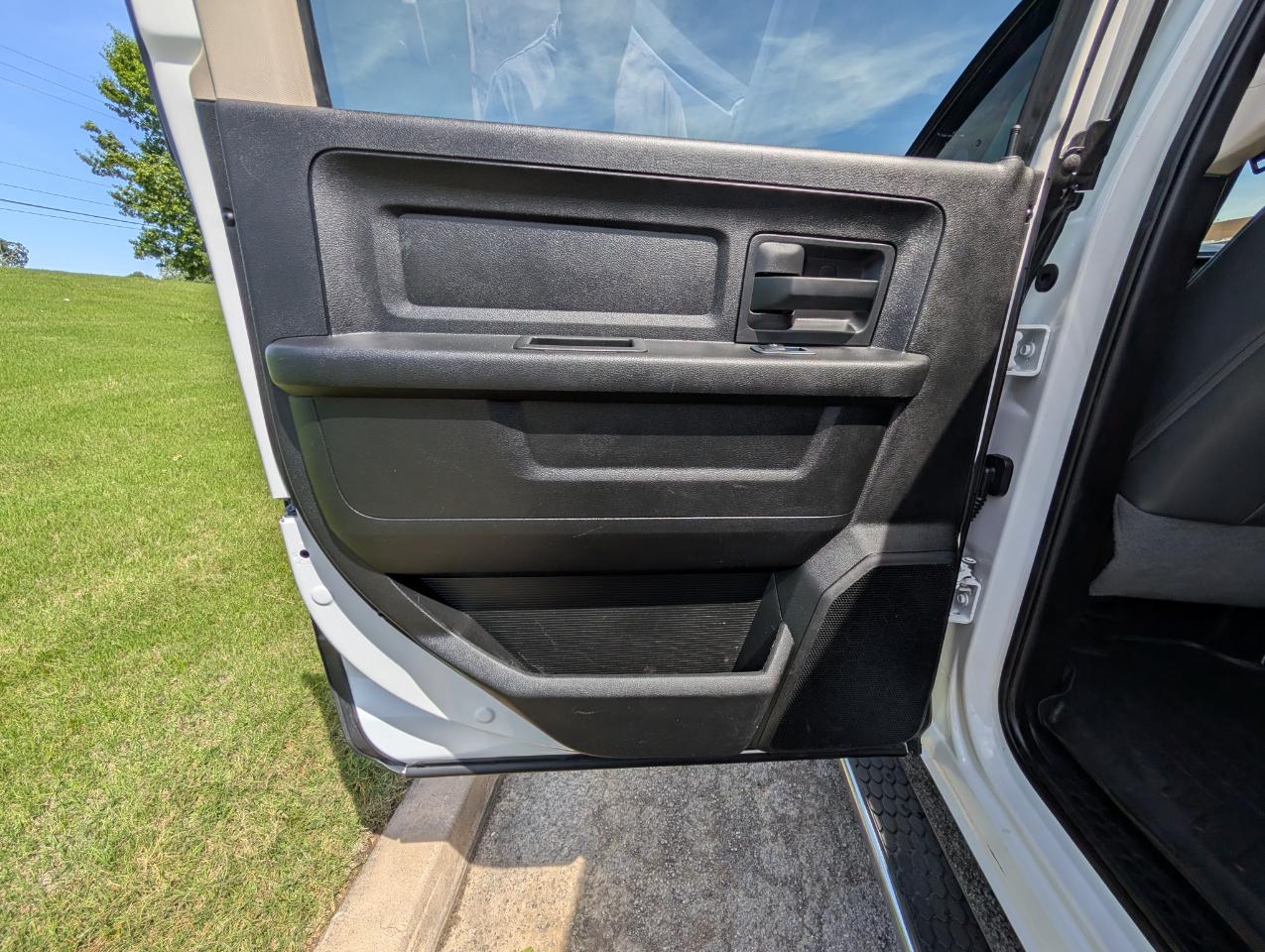 RAM 2500 Tradesman 4x4 Crew Cab 6'4" Box 2018