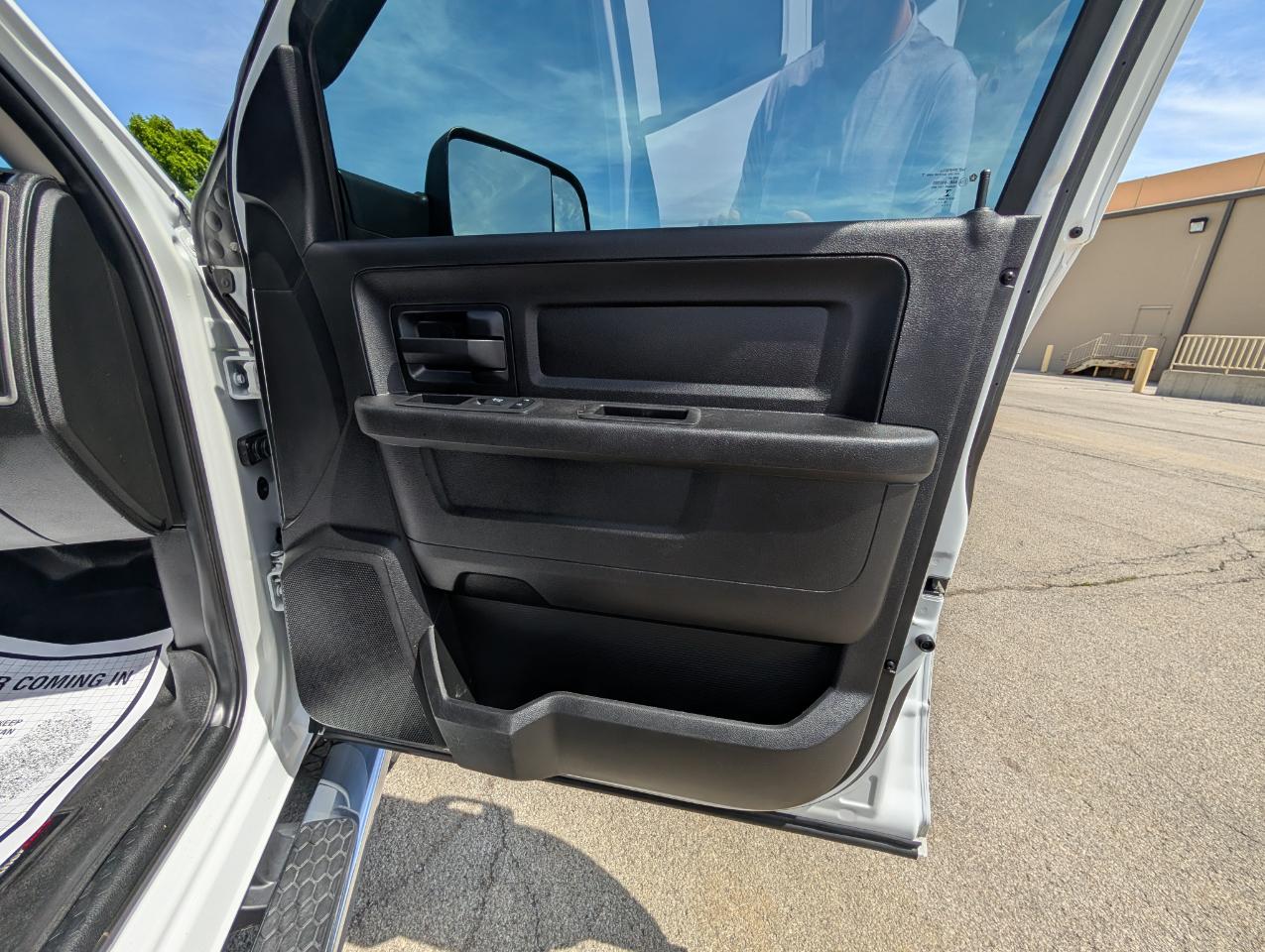 RAM 2500 Tradesman 4x4 Crew Cab 6'4" Box 2018