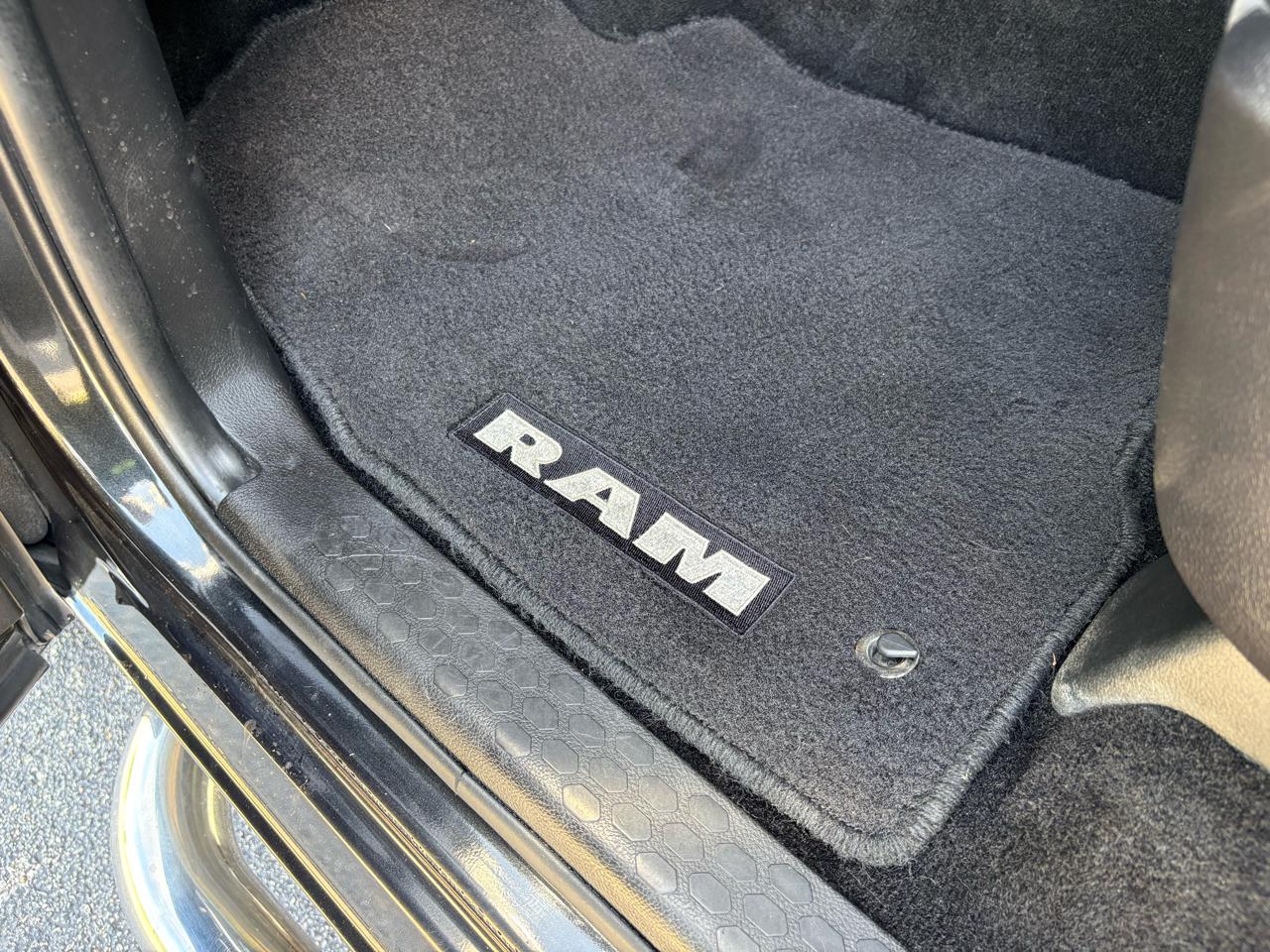 RAM 1500 4WD Crew Cab 140.5" Big Horn 2016