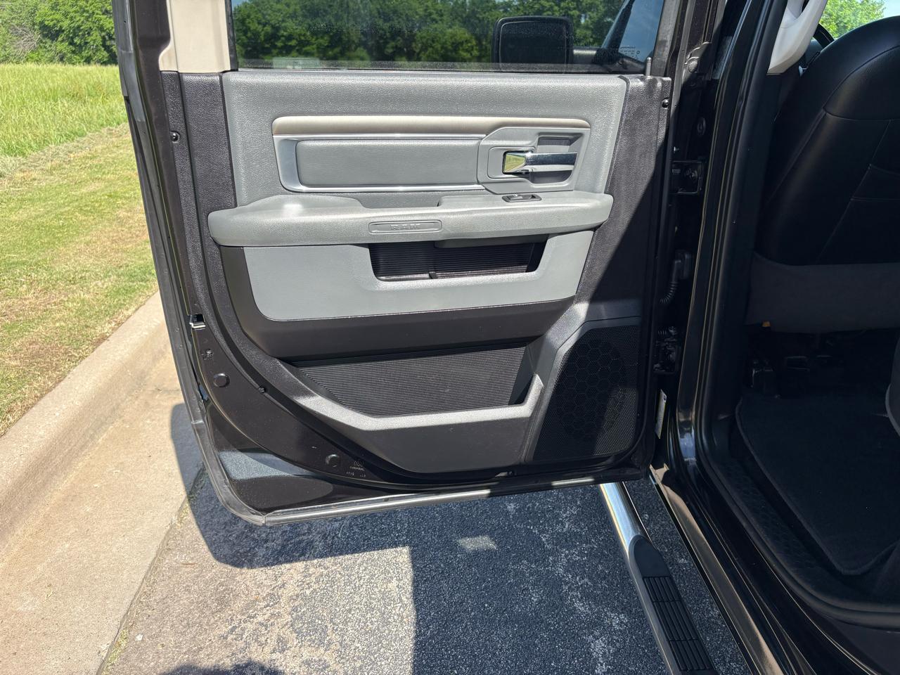 RAM 1500 4WD Crew Cab 140.5" Big Horn 2016