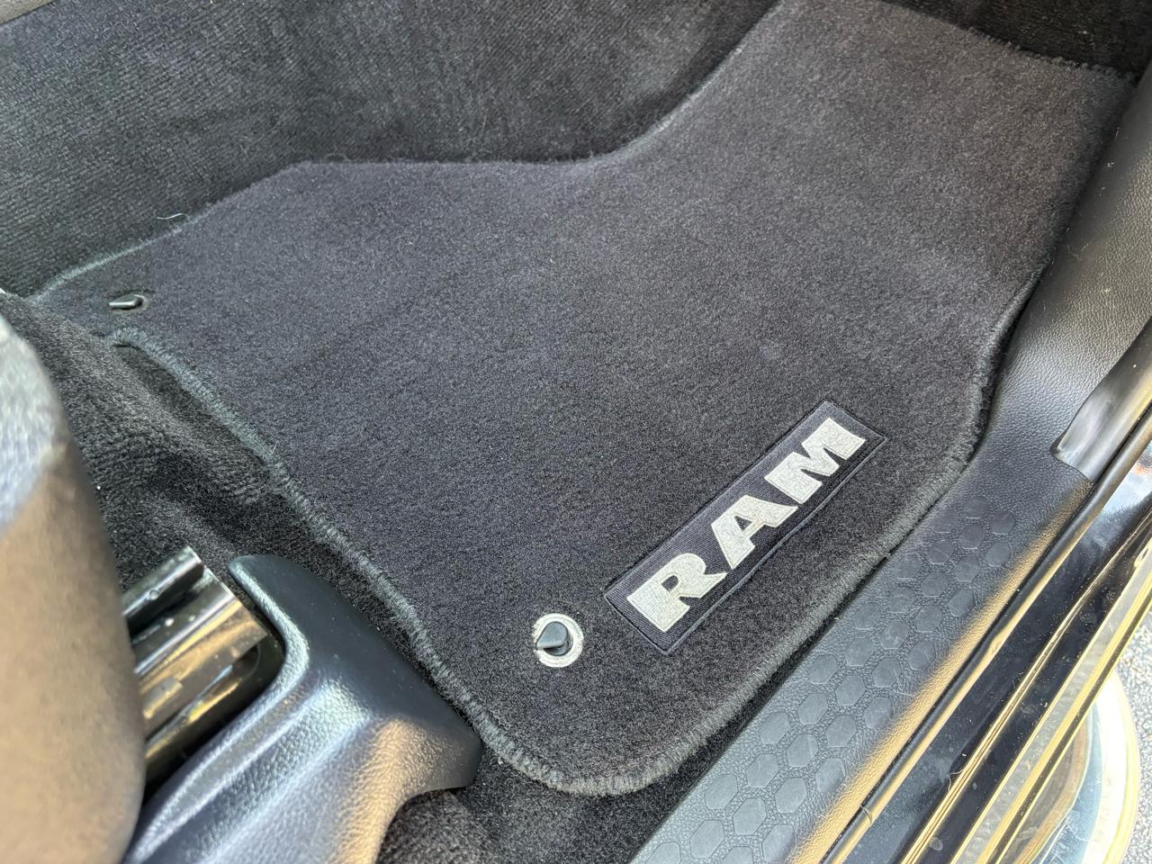 RAM 1500 4WD Crew Cab 140.5" Big Horn 2016