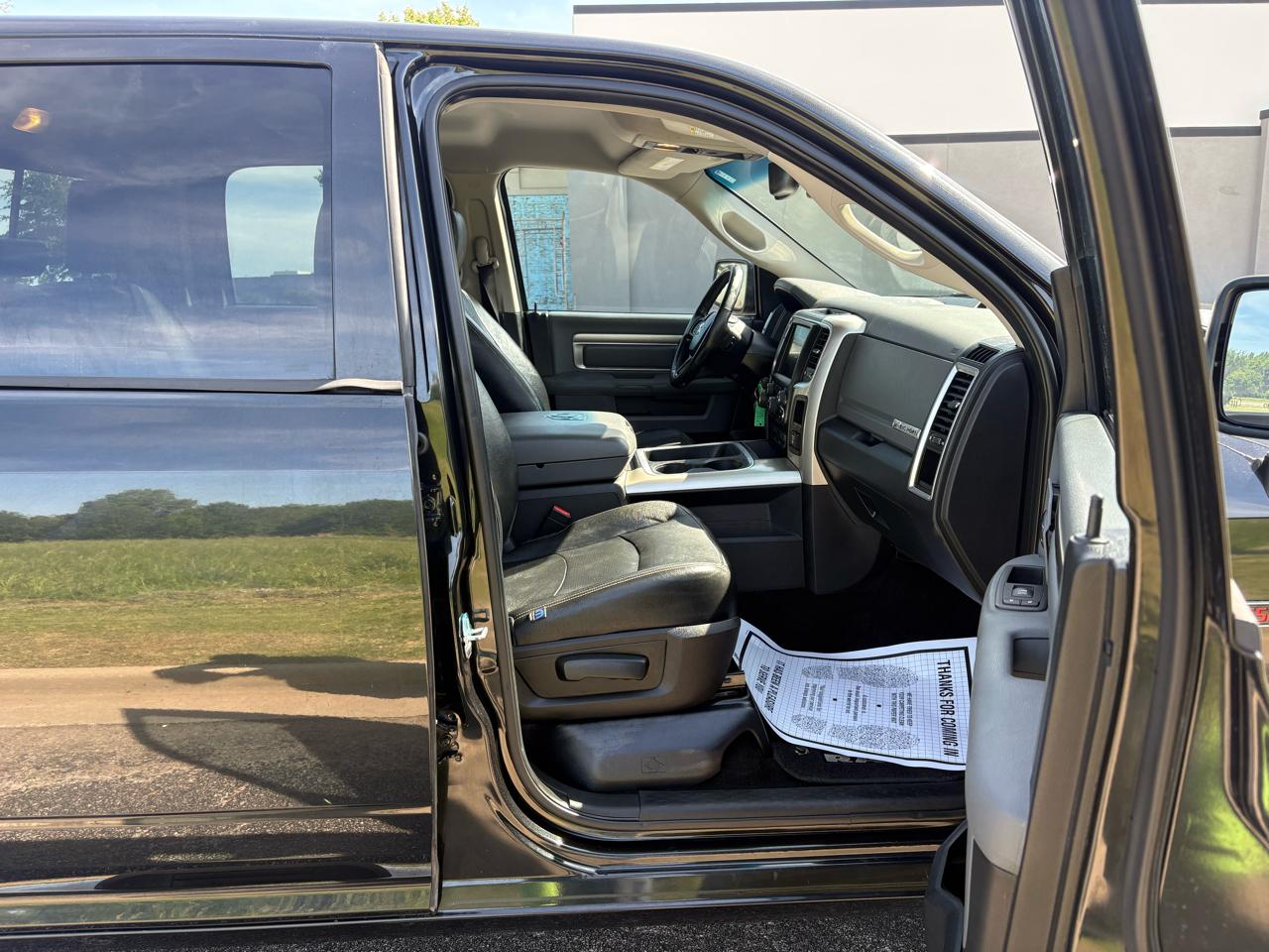 RAM 1500 4WD Crew Cab 140.5" Big Horn 2016