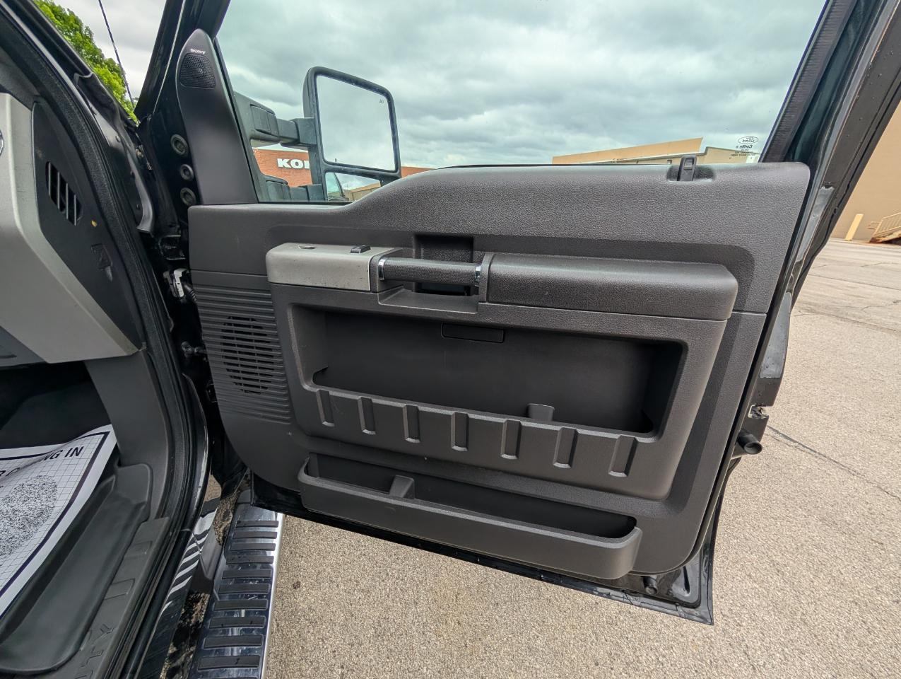 Ford Super Duty F-250 SRW 4WD Crew Cab 156" Lariat 2014