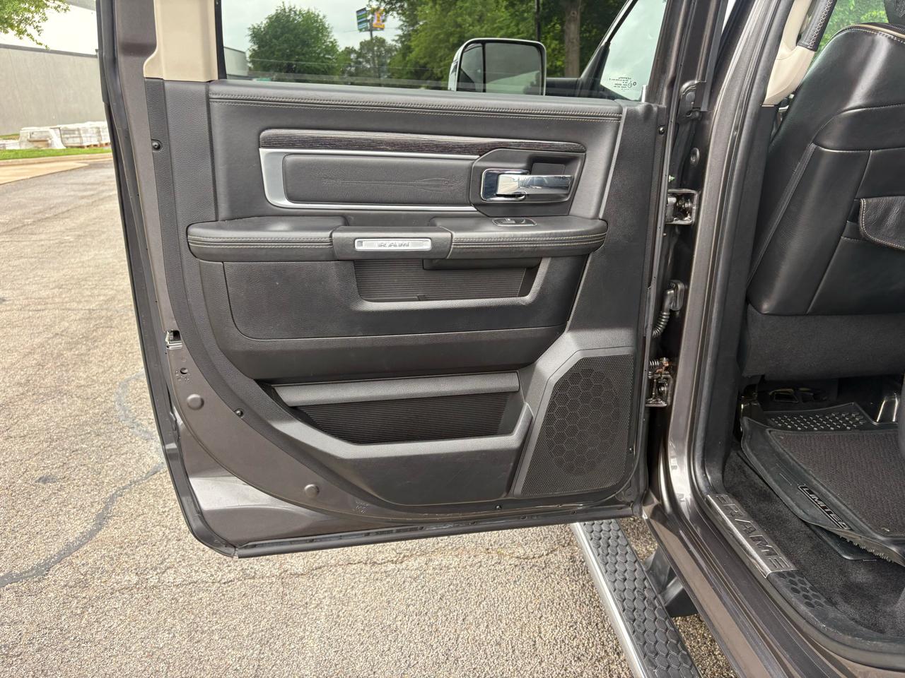 RAM 2500 4WD Crew Cab 149" Longhorn Limited 2014