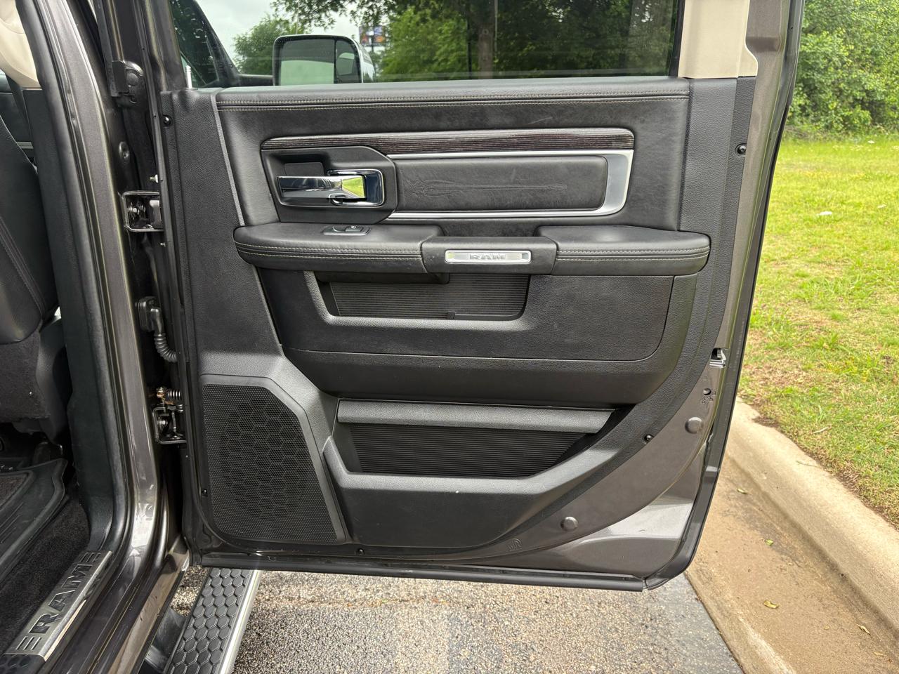 RAM 2500 4WD Crew Cab 149" Longhorn Limited 2014