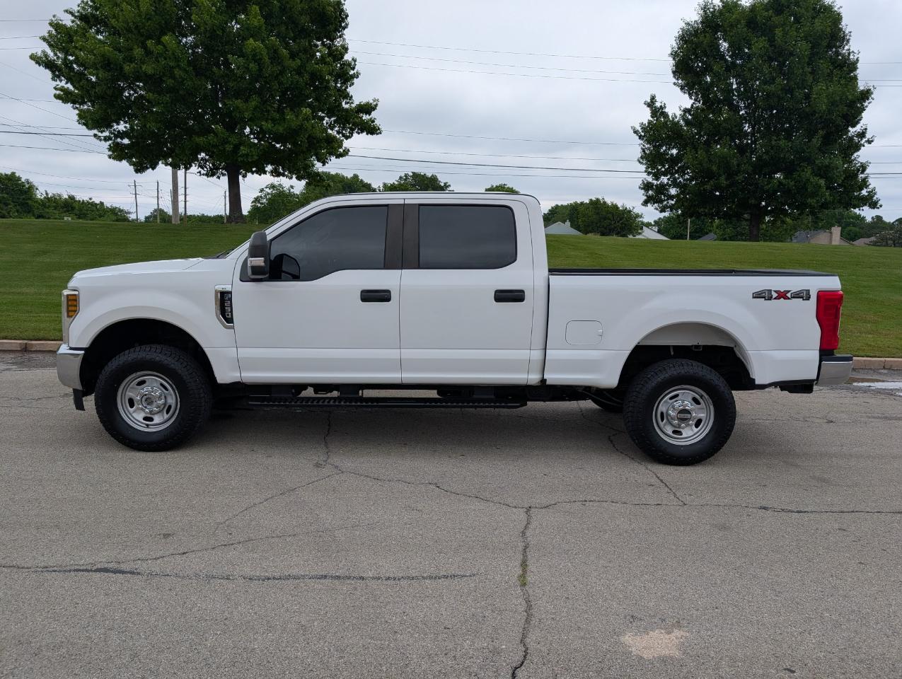 Ford Super Duty F-250 SRW XL 4WD Crew Cab 6.75' Box 2019