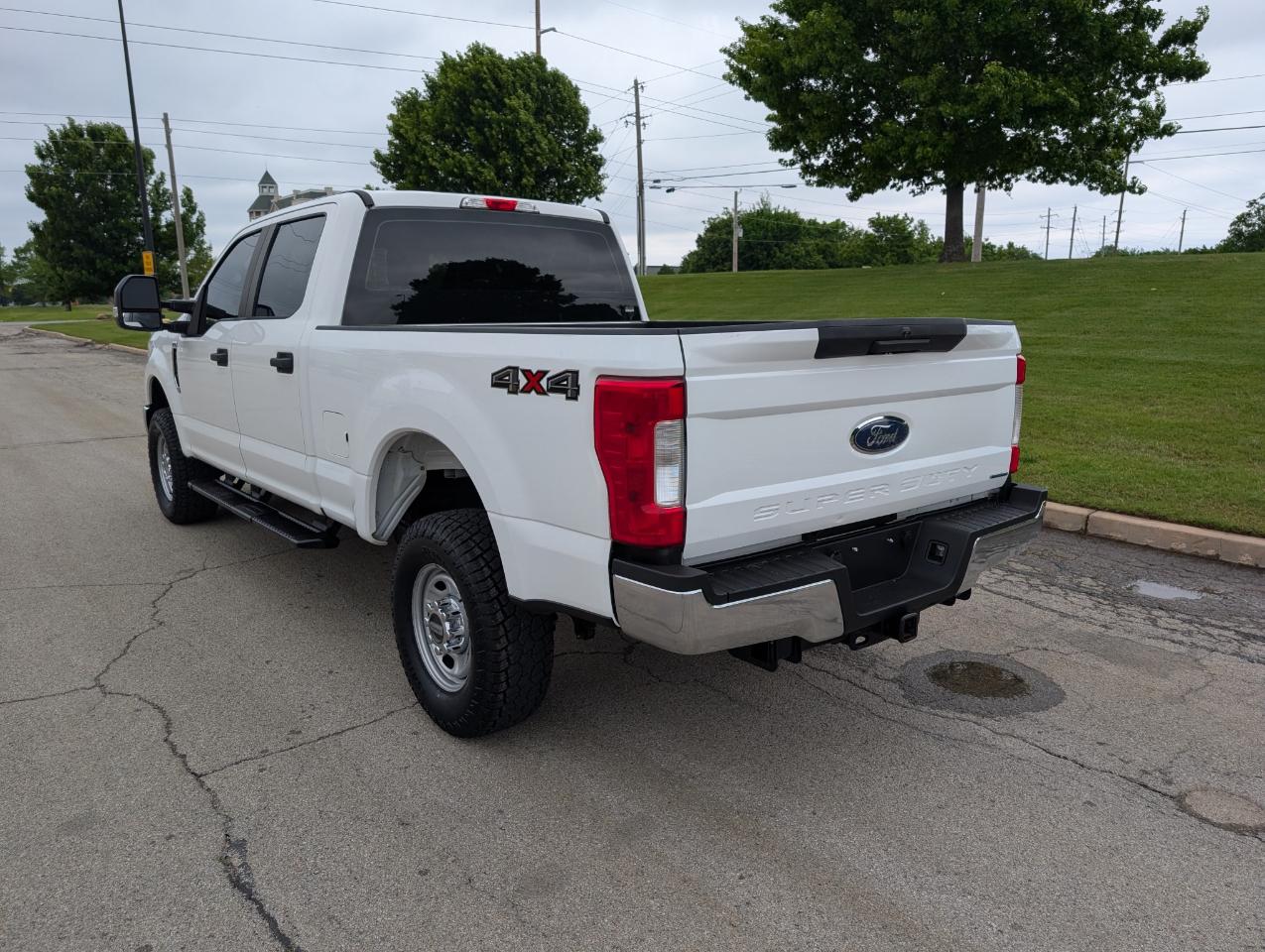 Ford Super Duty F-250 SRW XL 4WD Crew Cab 6.75' Box 2019
