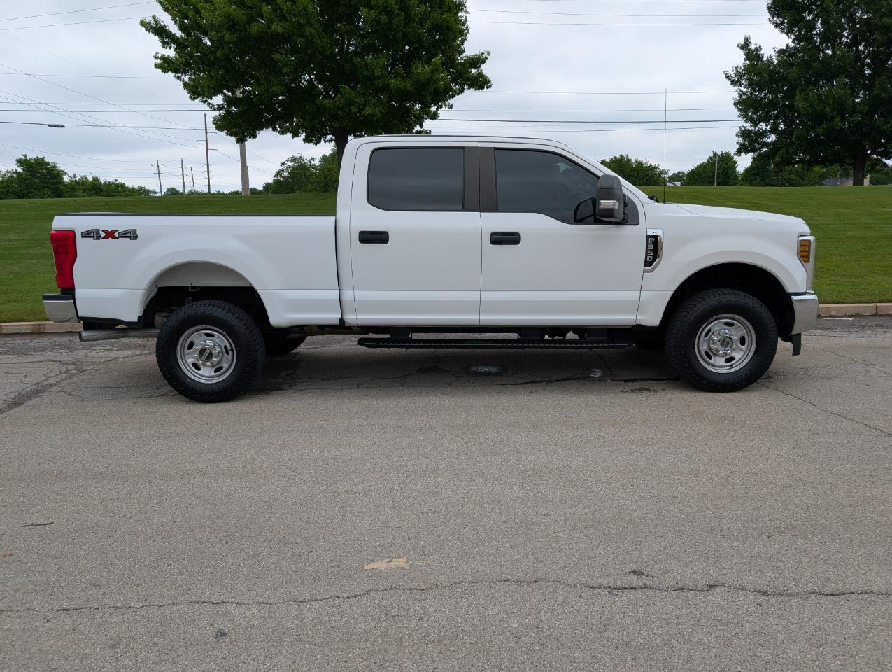 Ford Super Duty F-250 SRW XL 4WD Crew Cab 6.75' Box 2019