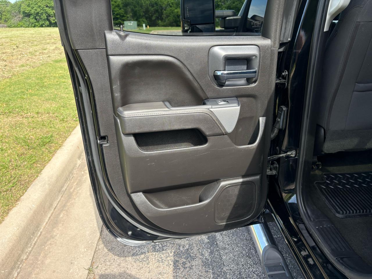 Chevrolet Silverado 2500HD 4WD Double Cab 144.2" LT 2017