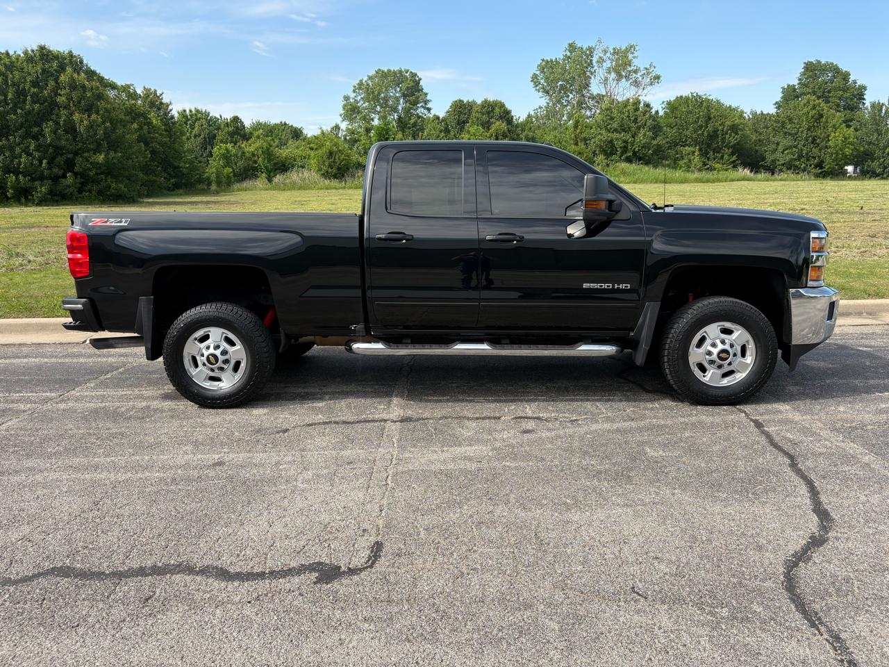 Chevrolet Silverado 2500HD 4WD Double Cab 144.2" LT 2017