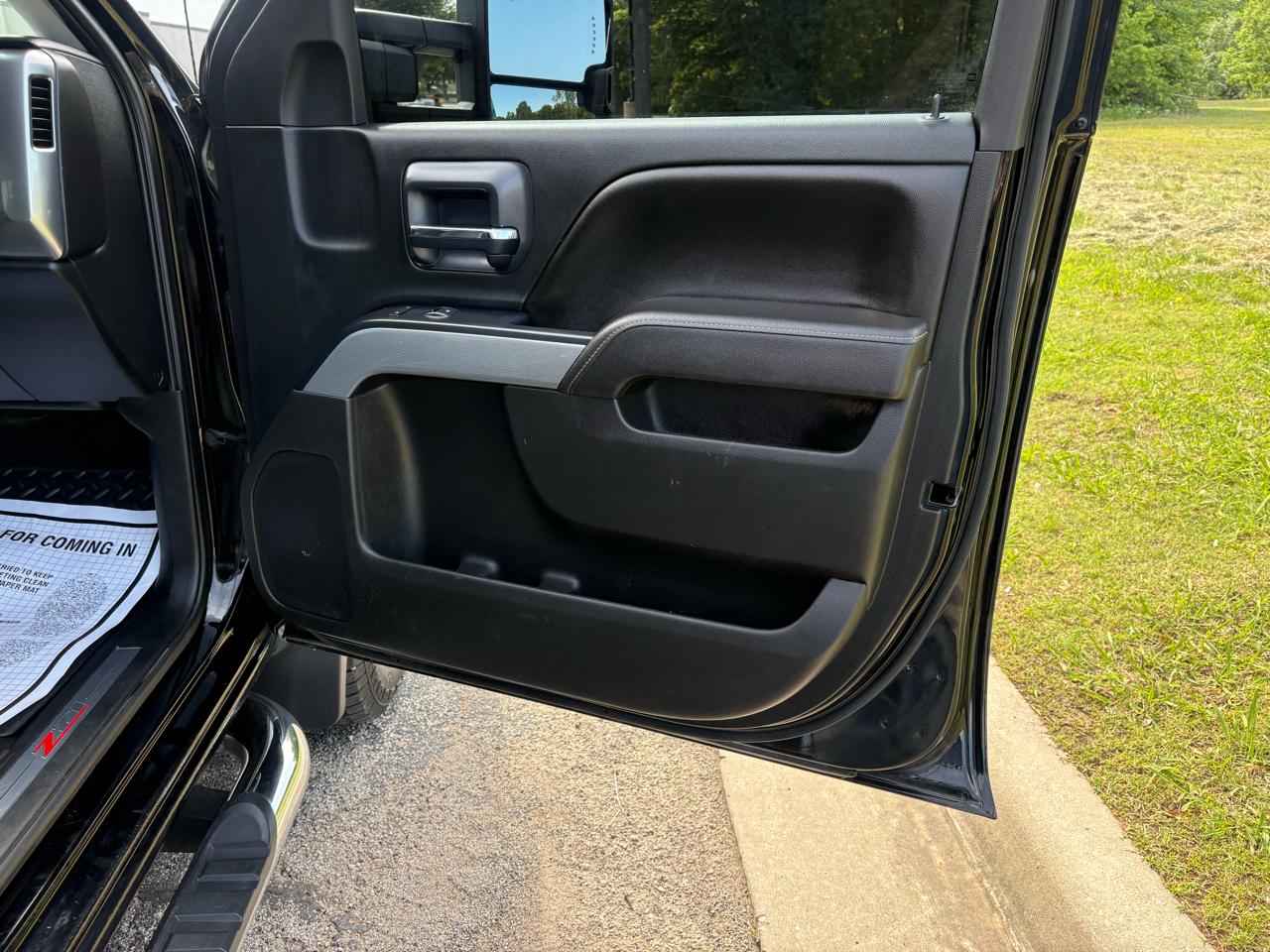Chevrolet Silverado 2500HD 4WD Double Cab 144.2" LT 2017