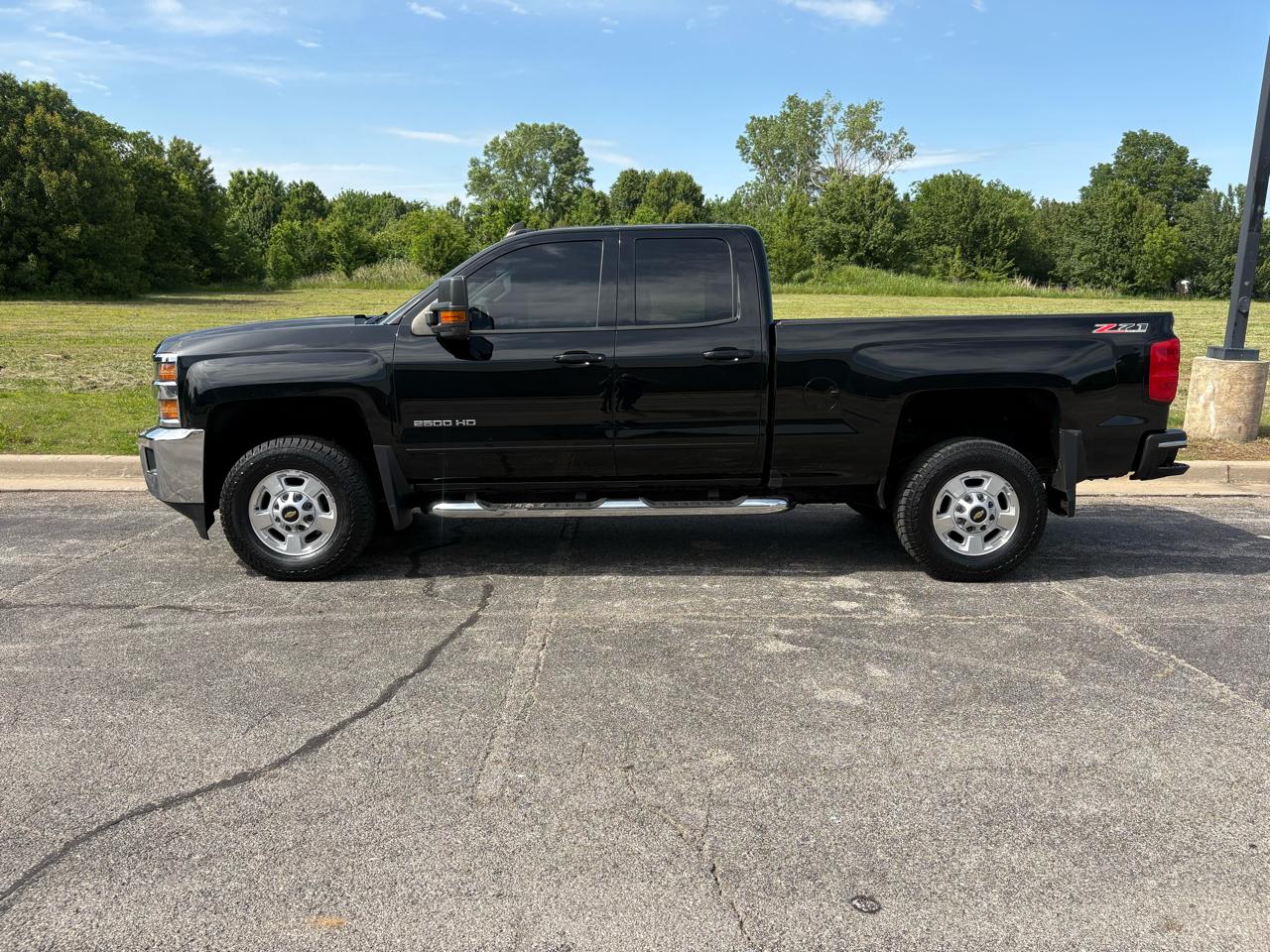 Chevrolet Silverado 2500HD 4WD Double Cab 144.2" LT 2017