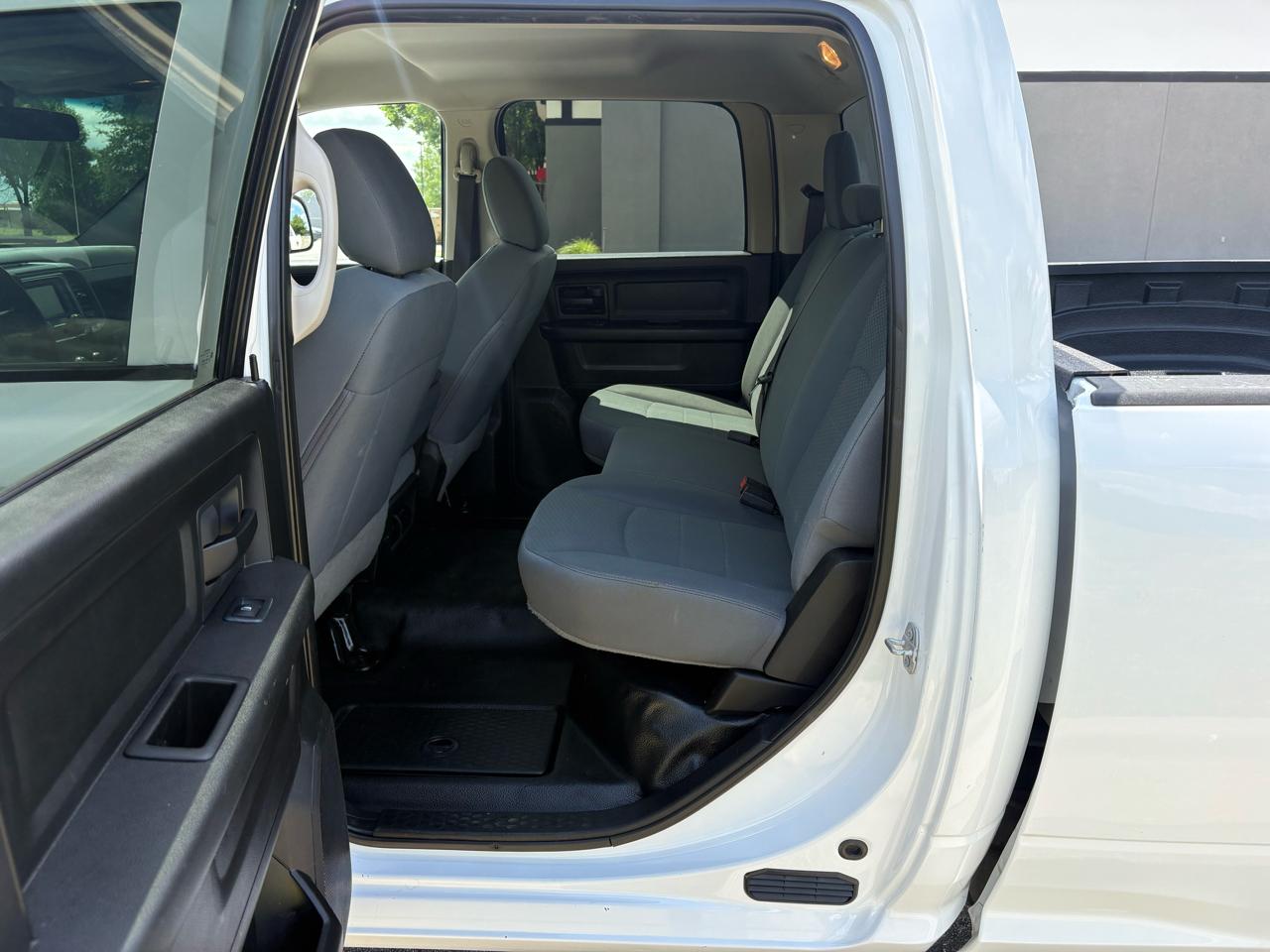 RAM 2500 Tradesman 4x4 Crew Cab 6'4" Box 2018