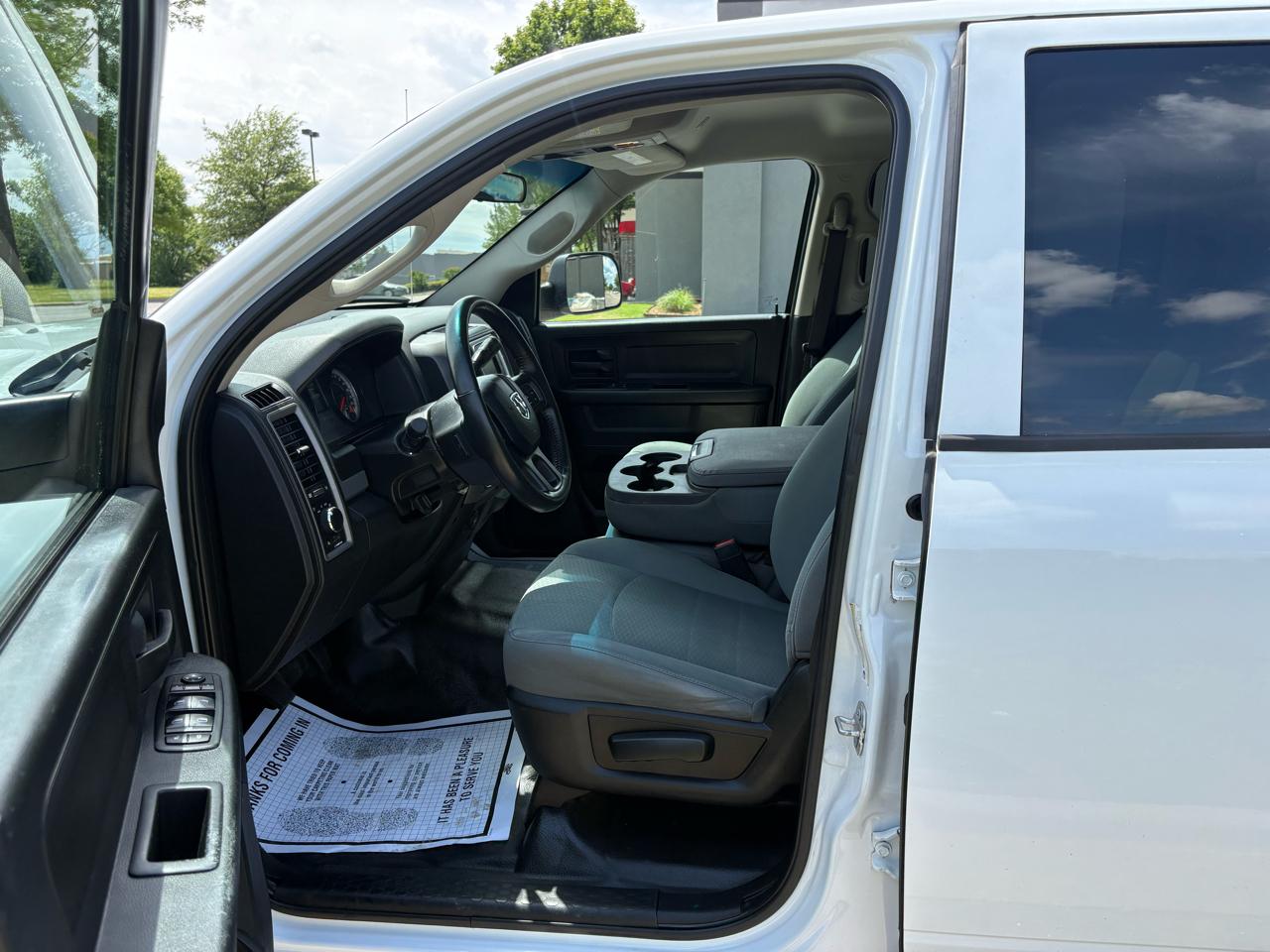 RAM 2500 Tradesman 4x4 Crew Cab 6'4" Box 2018