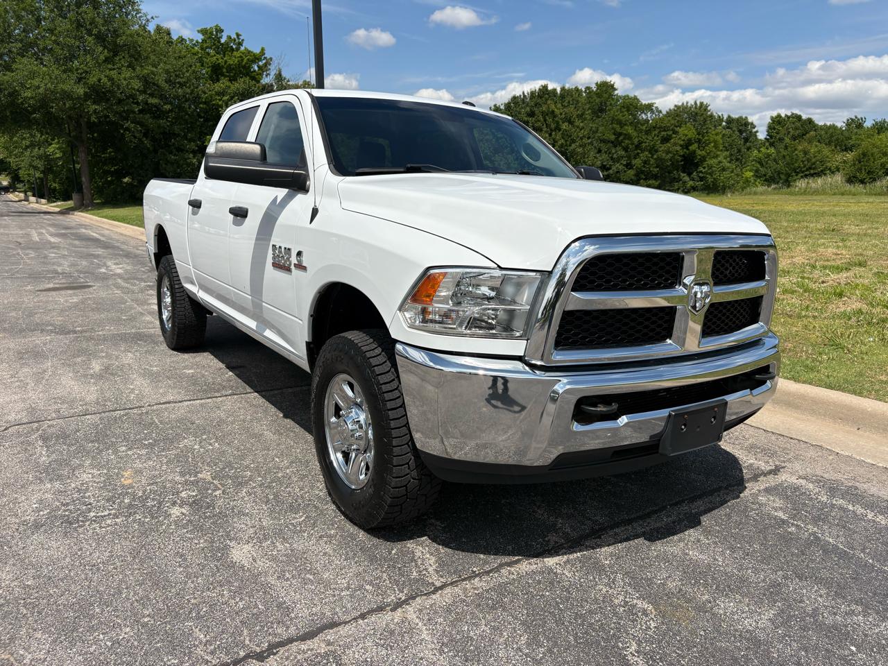 2018 RAM 2500 Tradesman 4x4 Crew Cab 6'4" Box