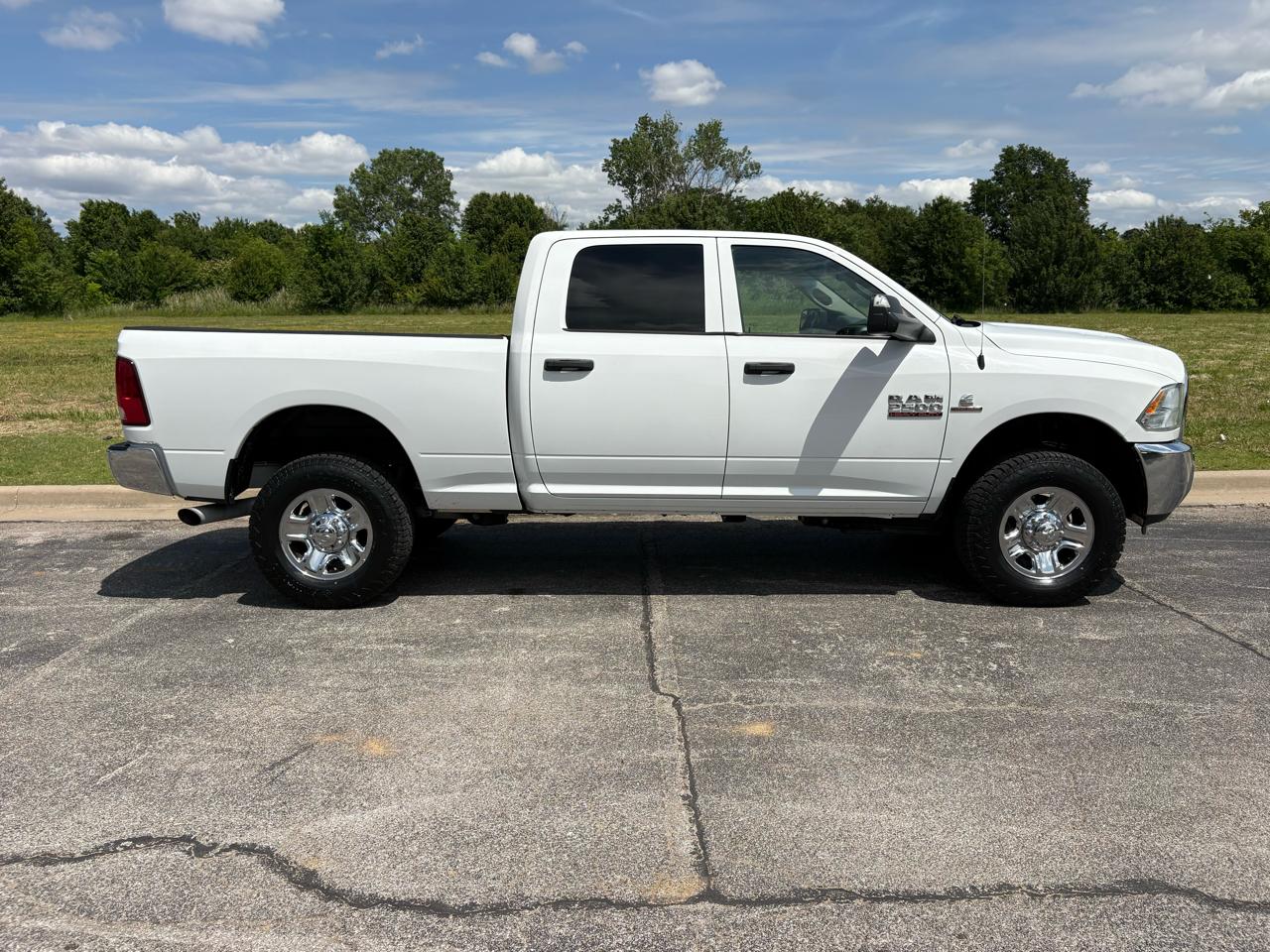 RAM 2500 Tradesman 4x4 Crew Cab 6'4" Box 2018