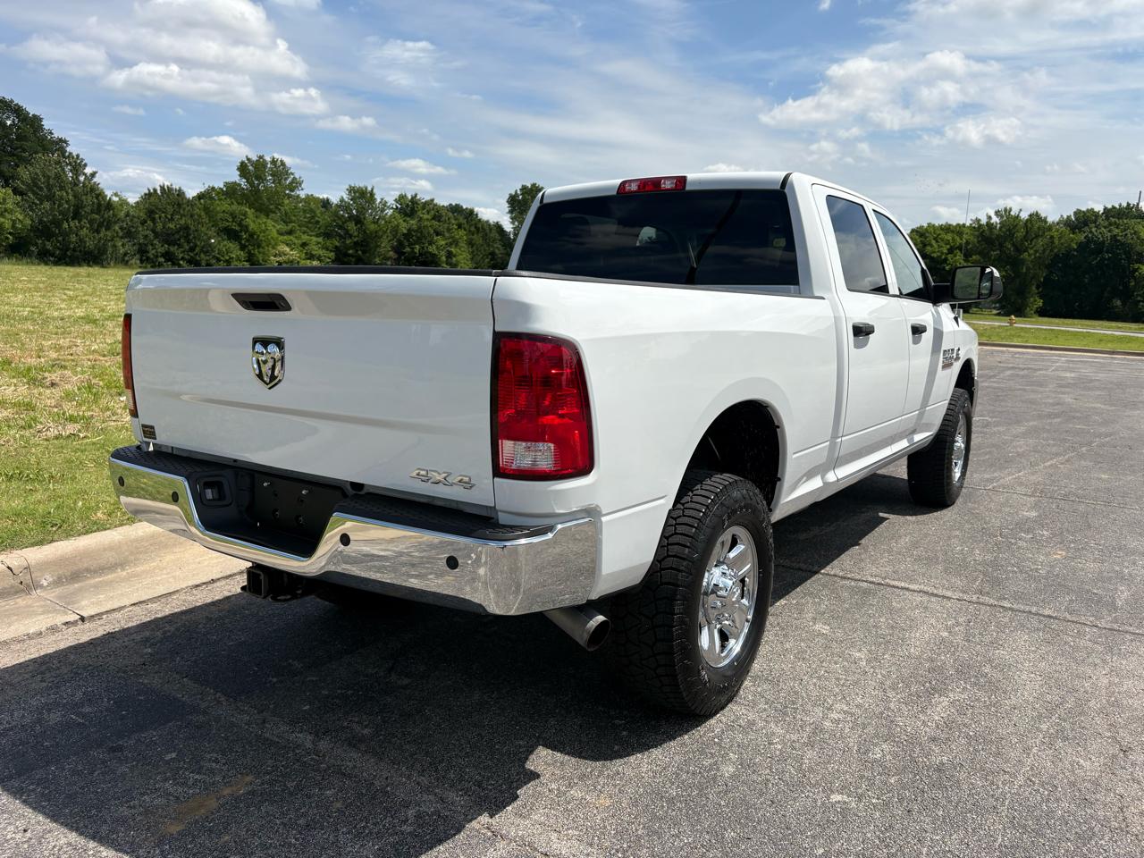 RAM 2500 Tradesman 4x4 Crew Cab 6'4" Box 2018