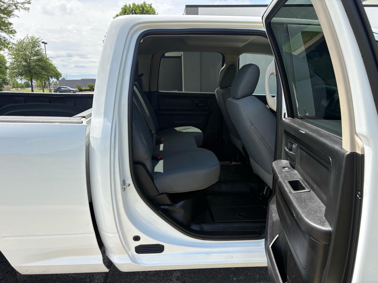 RAM 2500 Tradesman 4x4 Crew Cab 6'4" Box 2018