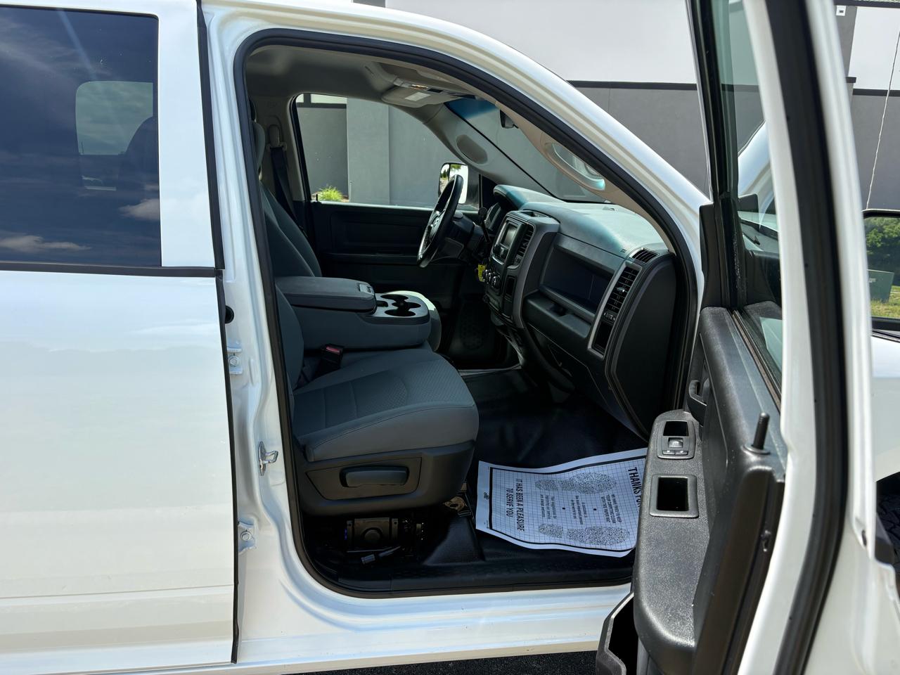 RAM 2500 Tradesman 4x4 Crew Cab 6'4" Box 2018