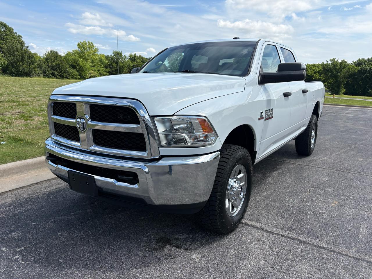 RAM 2500 Tradesman 4x4 Crew Cab 6'4" Box 2018